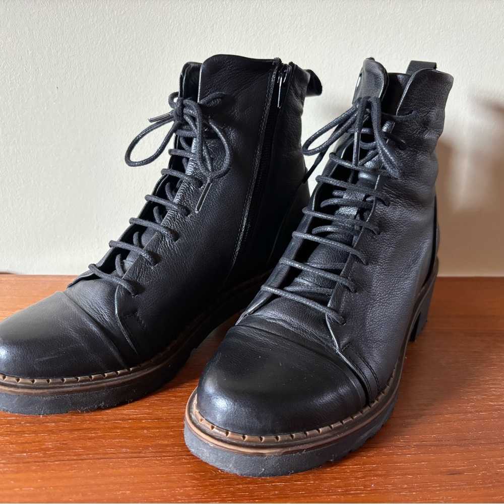 Bueno Women's Black Leather Boots